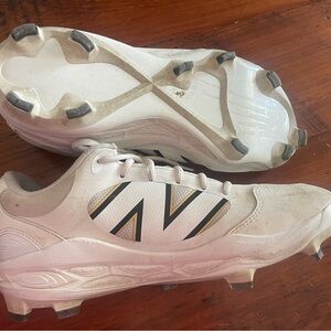 New Balance molded baseball cleats